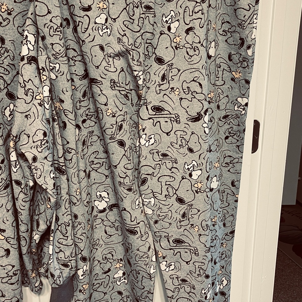 Peanuts Gray Snoopy Patterned Pajama Set - image 1